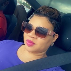 Meet your Posher, Nashema